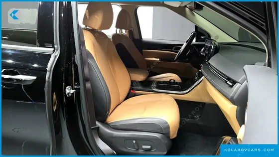 KIA CARNIVAL GASOLINE 9-SEATER SIGNATURE