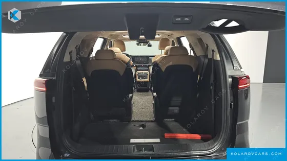 KIA CARNIVAL 9-SEATER SIGNATURE