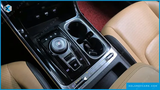 KIA CARNIVAL GASOLINE 7-SEATER NOBLESSE