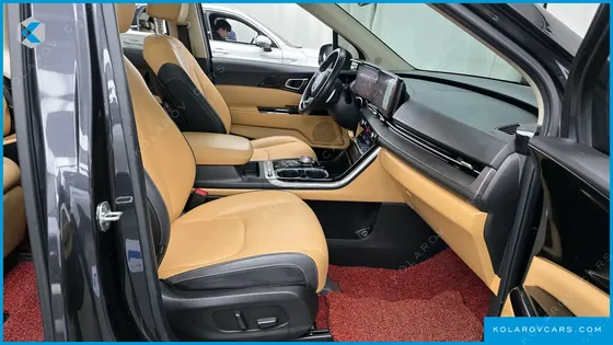 KIA CARNIVAL GASOLINE 7-SEATER NOBLESSE