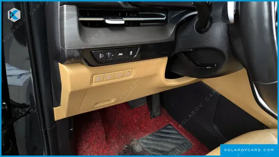 KIA CARNIVAL GASOLINE 7-SEATER NOBLESSE