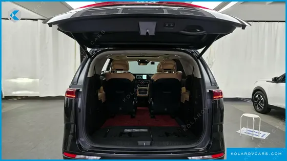 KIA CARNIVAL GASOLINE 7-SEATER NOBLESSE
