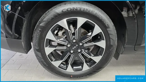 KIA CARNIVAL GASOLINE 9-SEATER SIGNATURE