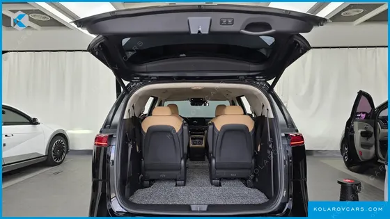 KIA CARNIVAL GASOLINE 9-SEATER SIGNATURE