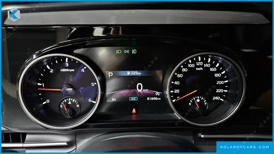 KIA CARNIVAL 9-SEATER PRESTIGE