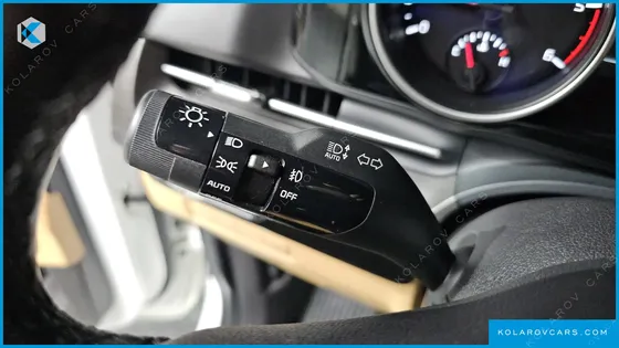 KIA CARNIVAL 9-SEATER PRESTIGE