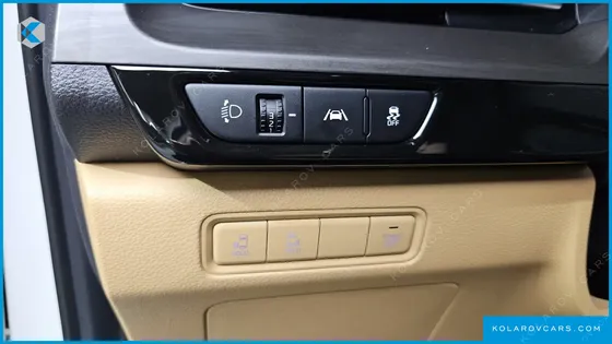 KIA CARNIVAL 9-SEATER PRESTIGE