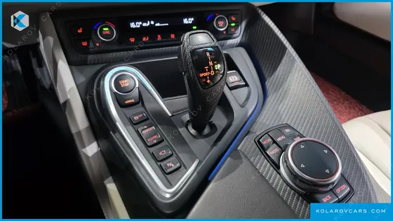 BMW I8 COUPE