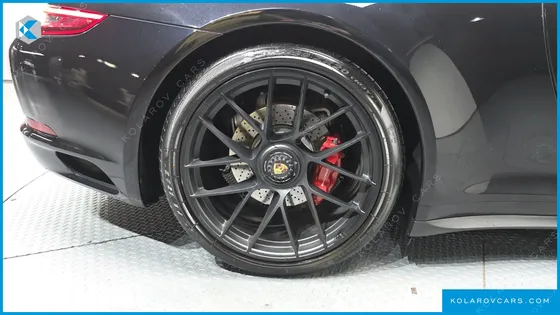 PORSCHE 911 CARRERA 4 GTS CABRIOLET