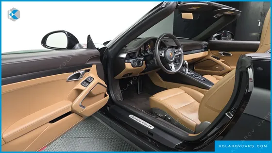 PORSCHE 911 CARRERA 4 GTS CABRIOLET