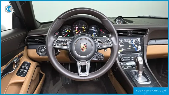 PORSCHE 911 CARRERA 4 GTS CABRIOLET