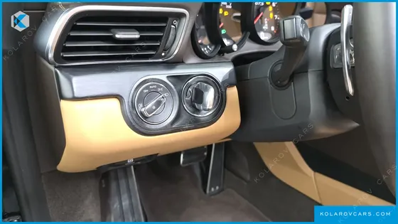 PORSCHE 911 CARRERA 4 GTS CABRIOLET