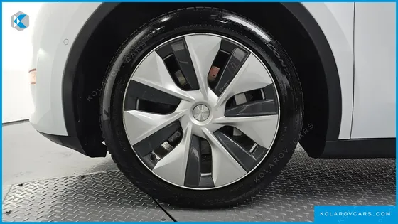 TESLA MODEL Y LONG RANGE AWD