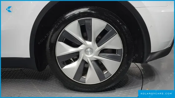 TESLA MODEL Y LONG RANGE AWD