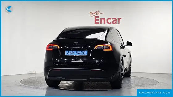 TESLA MODEL Y STANDARD RANGE RWD