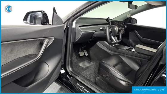 TESLA MODEL Y STANDARD RANGE RWD