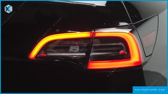 TESLA MODEL Y STANDARD RANGE RWD