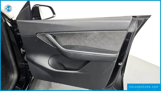 TESLA MODEL Y STANDARD RANGE RWD