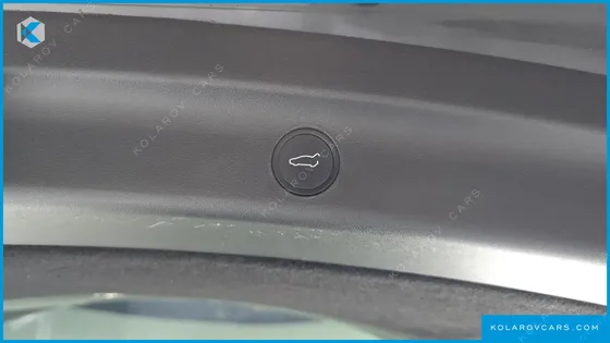 TESLA MODEL Y STANDARD RANGE RWD