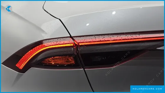 HYUNDAI GRANDEUR LE BLANC