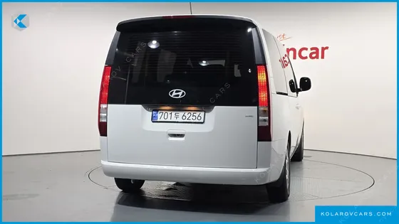 HYUNDAI STARIA 4WD WHEEL CHAIR LIFT/SLOPE
