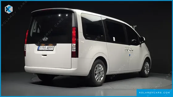 HYUNDAI STARIA TOURER 9-SEATER