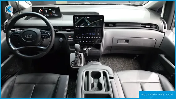 HYUNDAI STARIA TOURER 9-SEATER