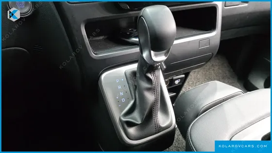 HYUNDAI STARIA TOURER 9-SEATER