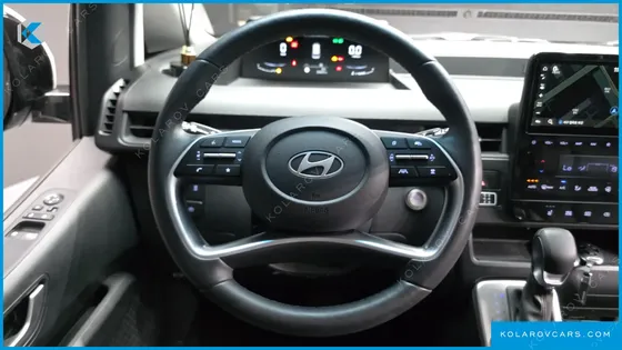 HYUNDAI STARIA TOURER 9-SEATER