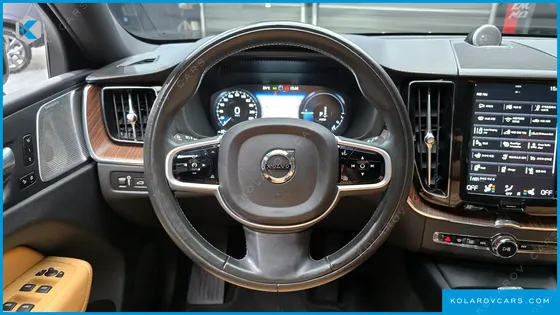 VOLVO XC60 T8 INSCRIPTION
