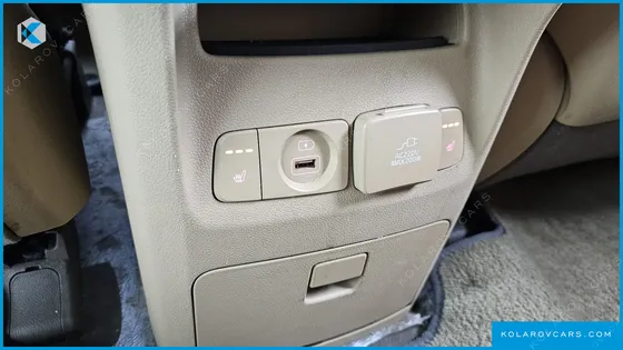 KIA CARNIVAL 9-SEATER NOBLESSE SPECIAL