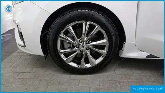 KIA CARNIVAL GASOLINE 9-SEATER NOBLESSE SPECIAL