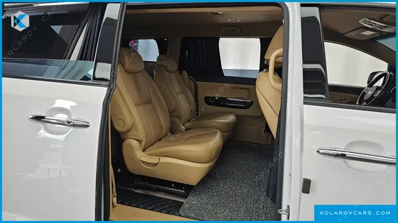 KIA CARNIVAL GASOLINE 9-SEATER NOBLESSE SPECIAL