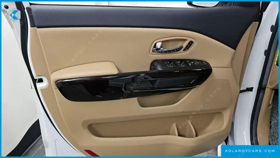 KIA CARNIVAL GASOLINE 9-SEATER NOBLESSE SPECIAL