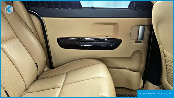 KIA CARNIVAL GASOLINE 9-SEATER NOBLESSE SPECIAL
