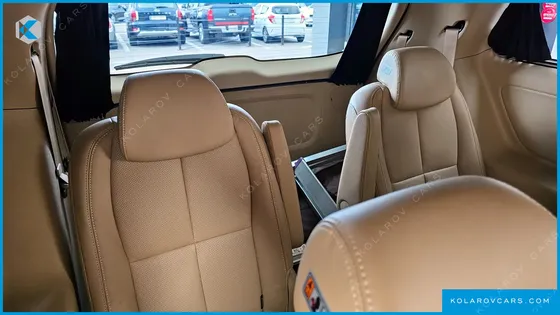 KIA CARNIVAL GASOLINE 9-SEATER NOBLESSE SPECIAL