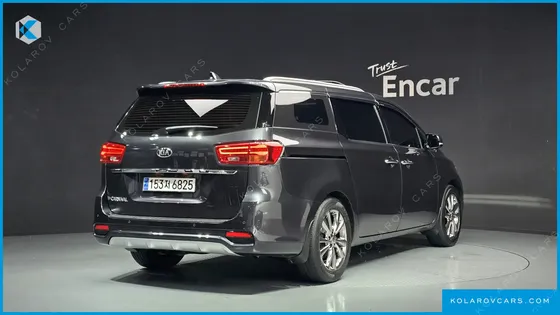 KIA CARNIVAL 9-SEATER PRSTIGE