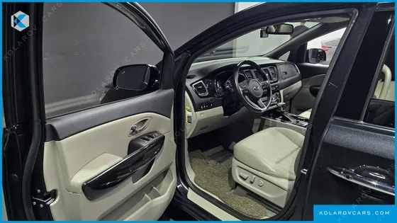 KIA CARNIVAL 9-SEATER PRSTIGE