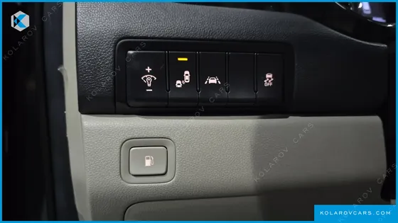 KIA CARNIVAL 9-SEATER PRSTIGE
