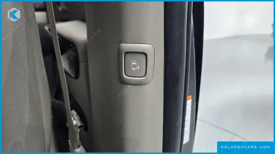 KIA CARNIVAL 9-SEATER PRSTIGE