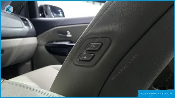 KIA CARNIVAL 9-SEATER PRSTIGE