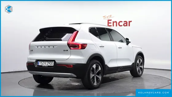 VOLVO XC40 B4 ULTIMATE BRIGHT