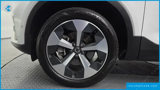 VOLVO XC40 B4 ULTIMATE BRIGHT