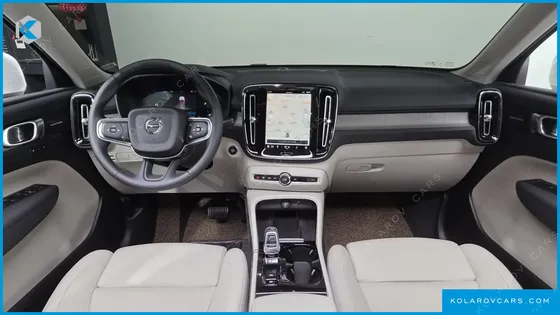 VOLVO XC40 B4 ULTIMATE BRIGHT