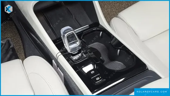 VOLVO XC40 B4 ULTIMATE BRIGHT