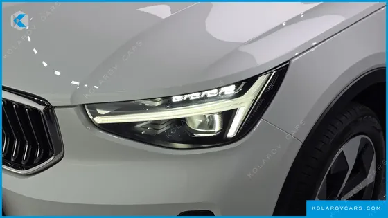VOLVO XC40 B4 ULTIMATE BRIGHT