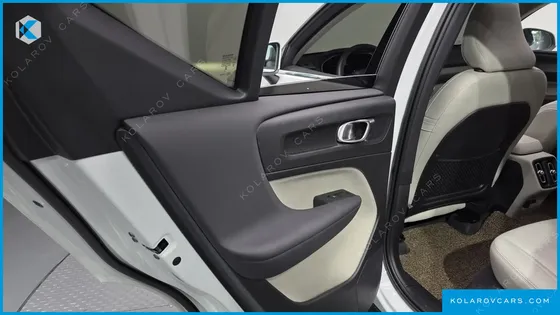 VOLVO XC40 B4 ULTIMATE BRIGHT