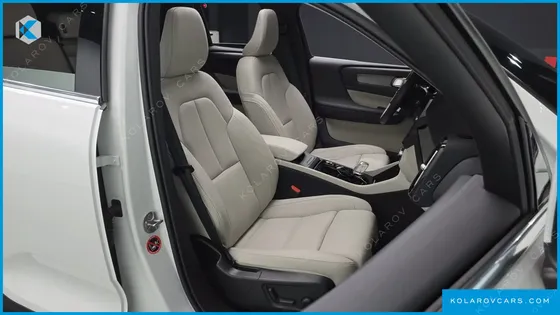 VOLVO XC40 B4 ULTIMATE BRIGHT