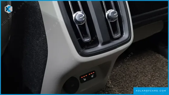 VOLVO XC40 B4 ULTIMATE BRIGHT