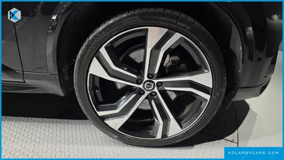 VOLVO XC90 T8 R-DESIGN HYBRID